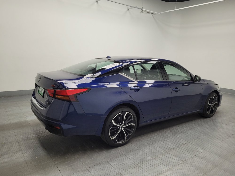 Used 2023 Nissan Altima 2.5 SR w/ SR Premium Package image 10
