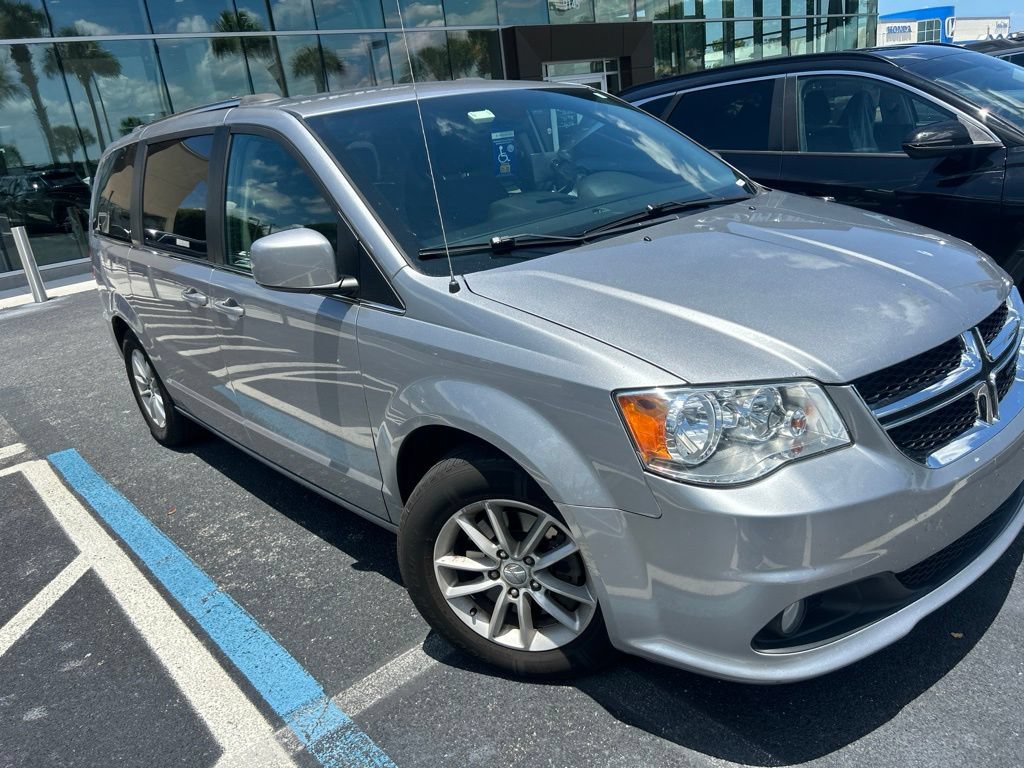 Used 2018 Dodge Grand Caravan SXT FWD image 2