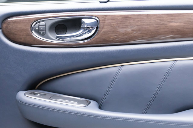 Used 2009 Jaguar XJ Vanden Plas Super V8 Portfolio image 61