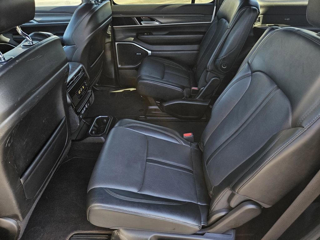 Used 2024 Jeep Wagoneer Series II image 29