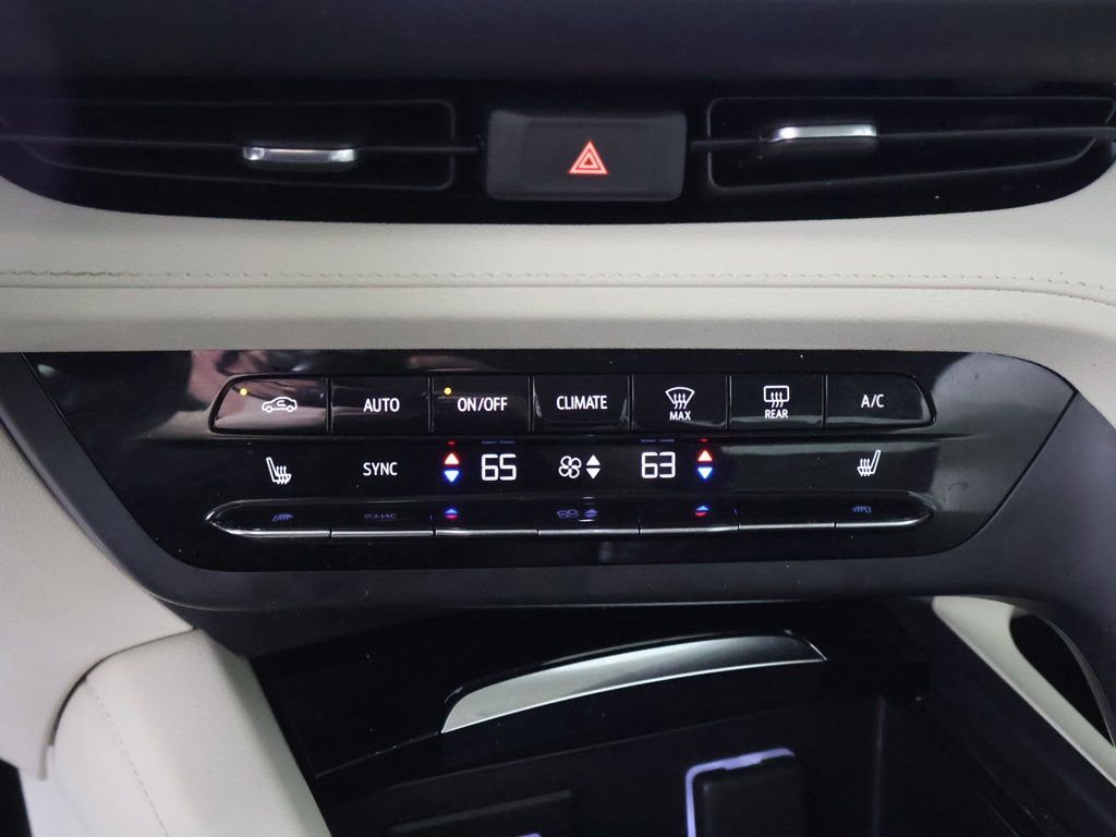 Used 2023 Buick Envision Preferred image 38
