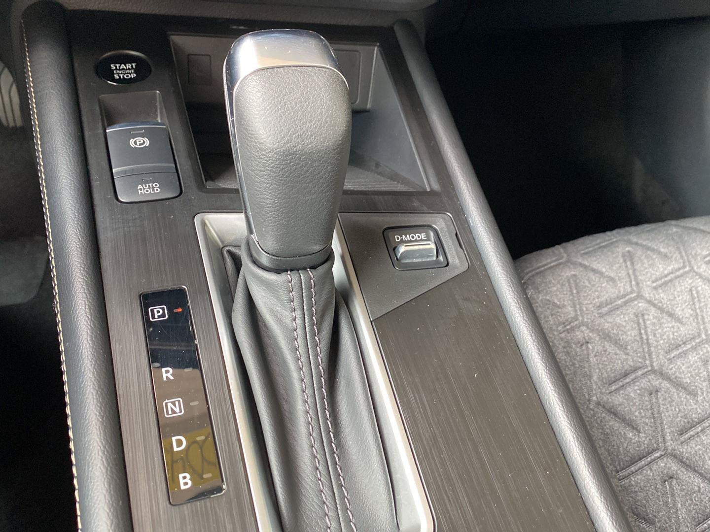 Certified 2025 Nissan Kicks SV AWD/4WD image 27