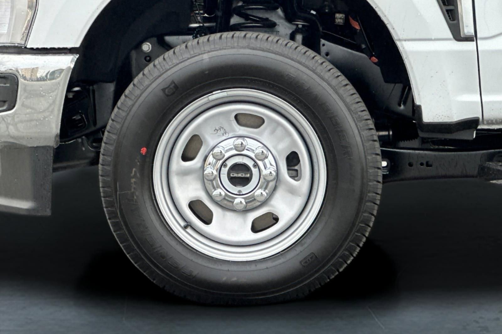 New 2026 Ford F350 XL w/ XL Chrome Package image 28