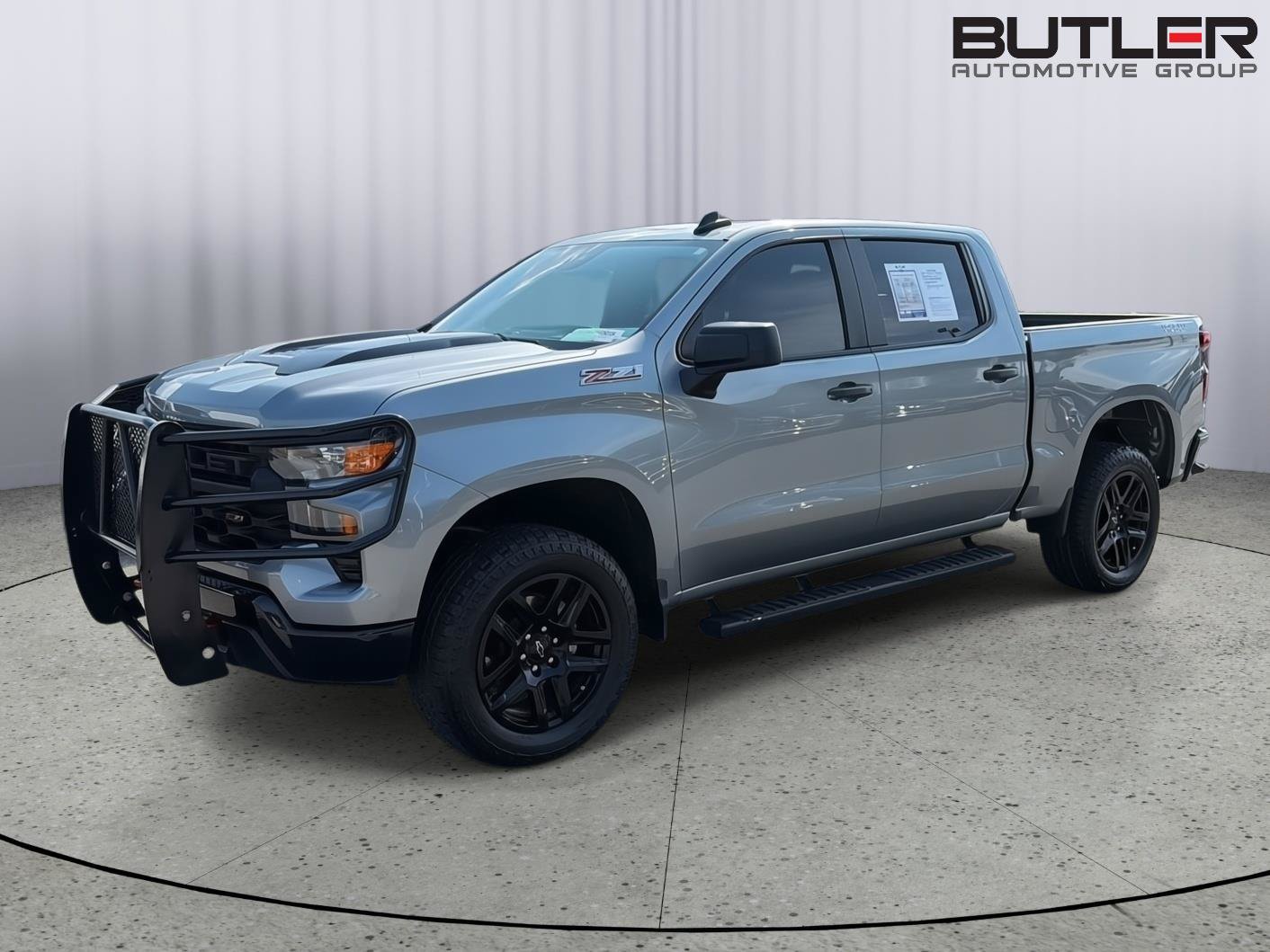 Used 2024 Chevrolet Silverado 1500 Custom Trail Boss AWD/4WD image 2