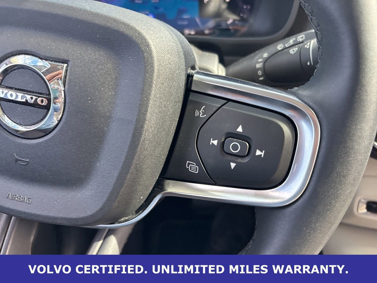 Certified 2023 Volvo XC40 B5 Ultimate w/ Protection Package Premier image 25
