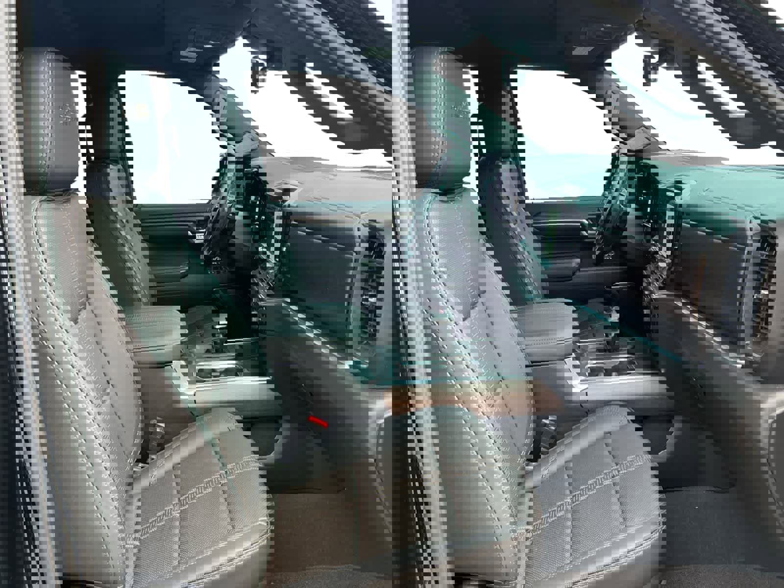 Used 2024 Chevrolet Silverado 1500 High Country w/ Midnight Edition image 15