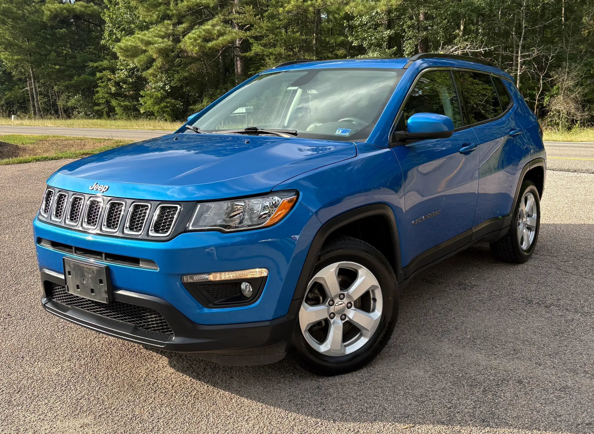 Used 2021 Jeep Compass Latitude w/ Sun and Sound Group AWD/4WD image 2