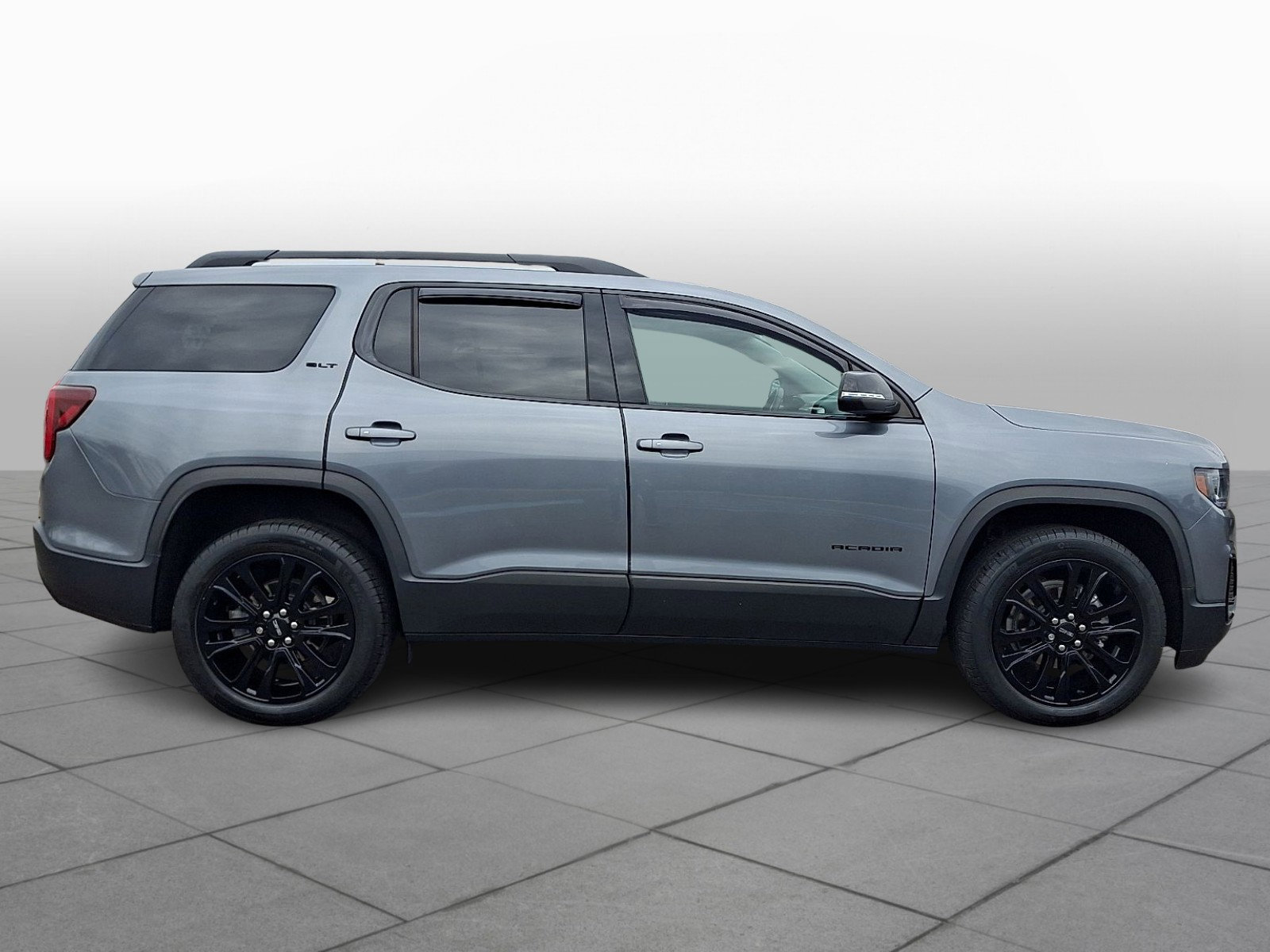 Used 2022 GMC Acadia SLT w/ Elevation Edition image 8