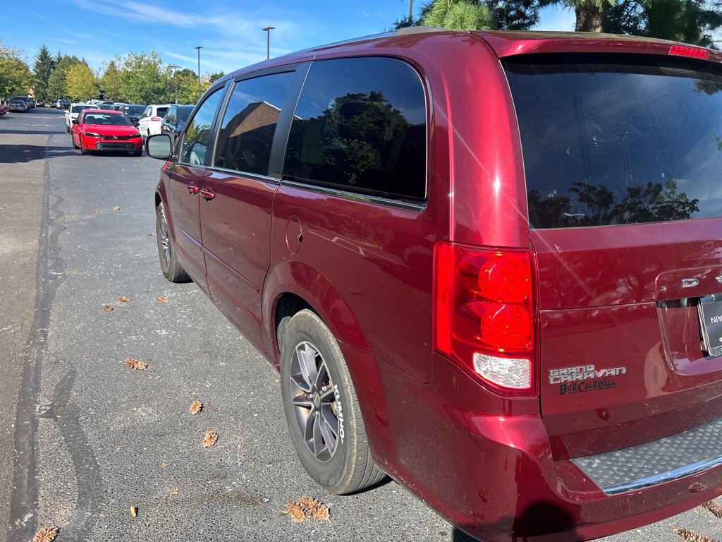 Used 2017 Dodge Grand Caravan SXT FWD image 9