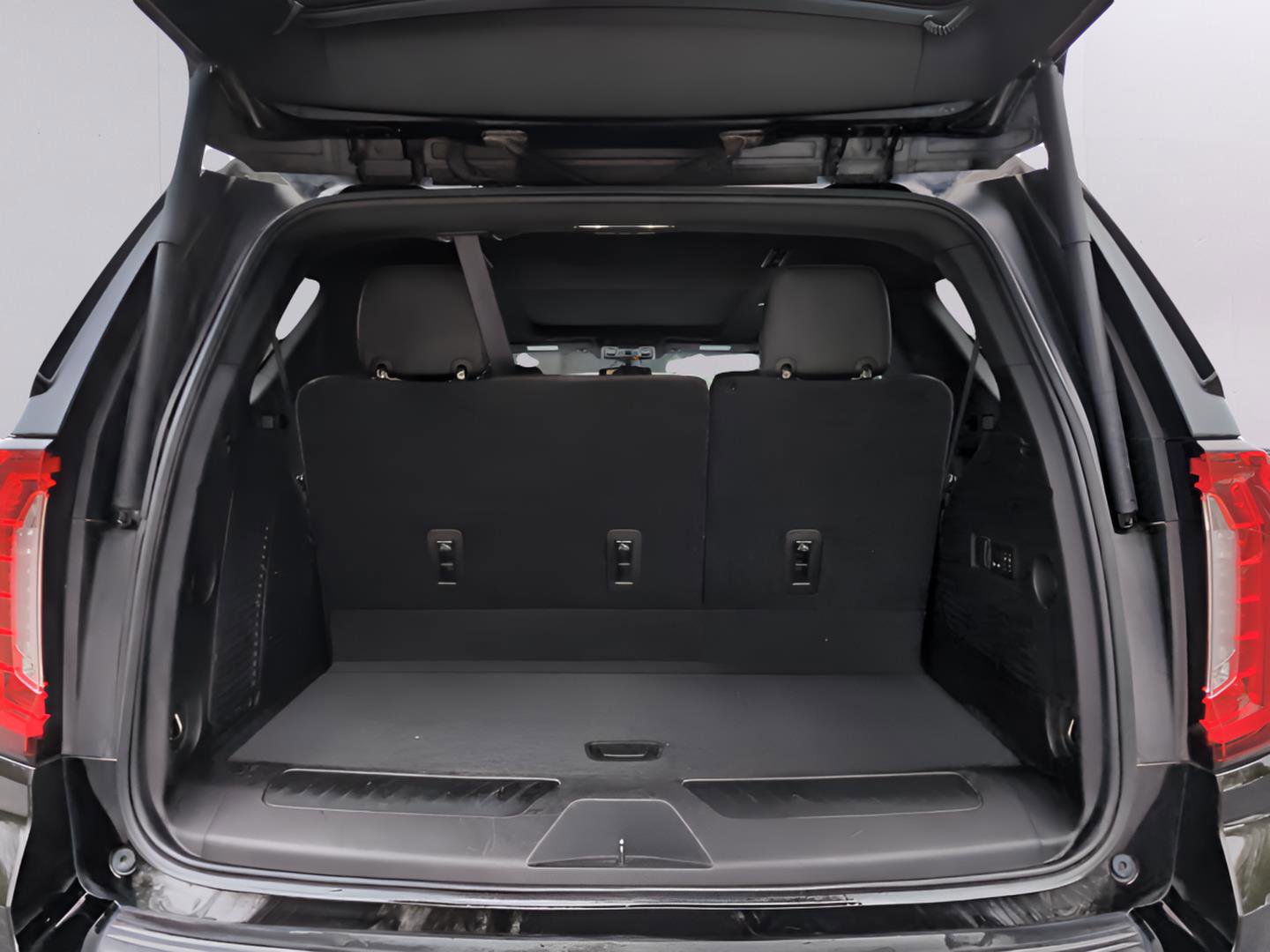 Used 2021 GMC Yukon SLT w/ SLT Luxury Plus Package image 9