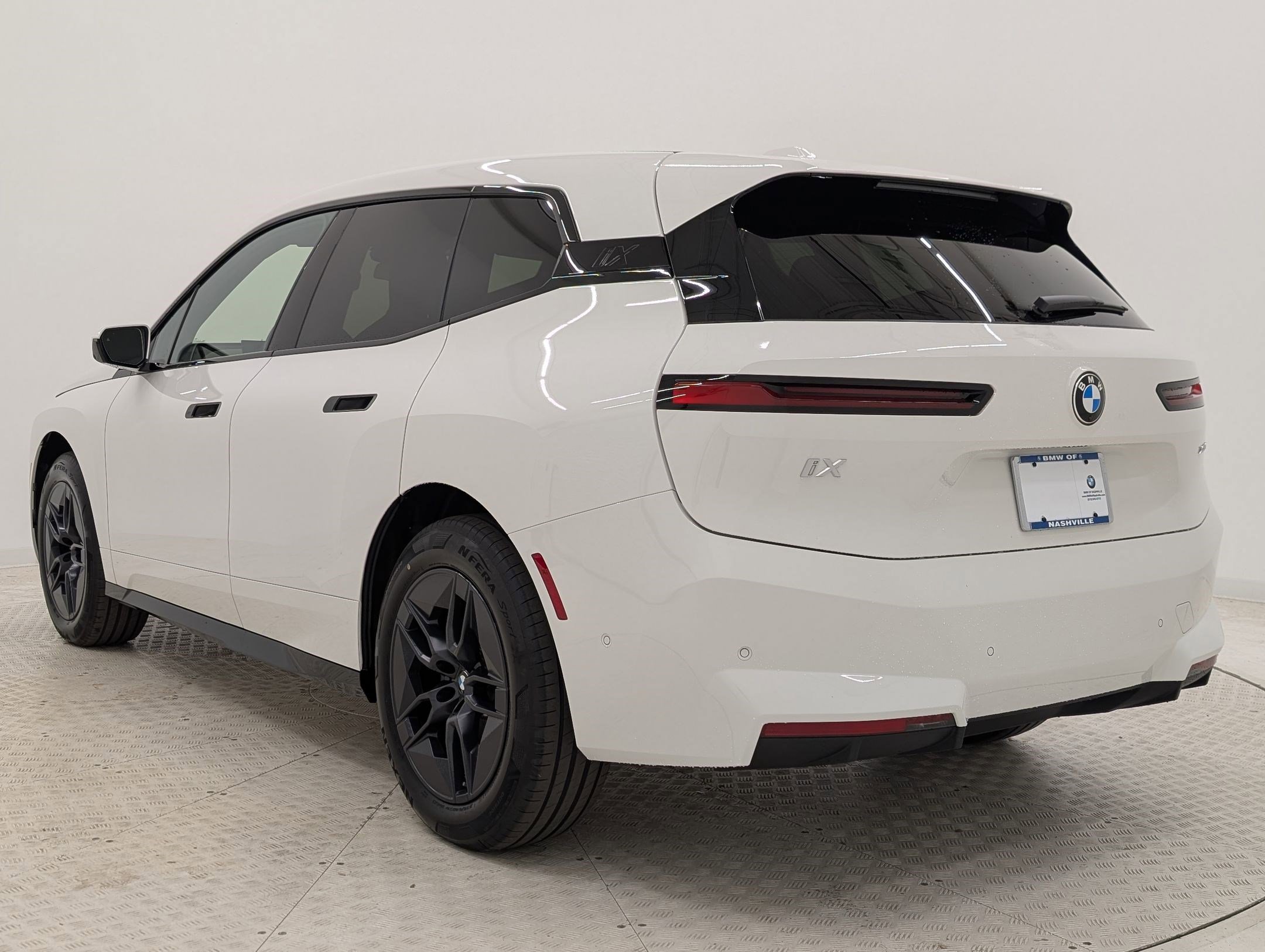 New 2026 BMW iX xDrive45 image 3