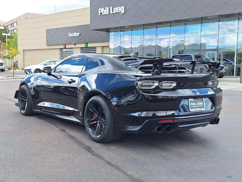 Used 2019 Chevrolet Camaro ZL1 RWD image 5