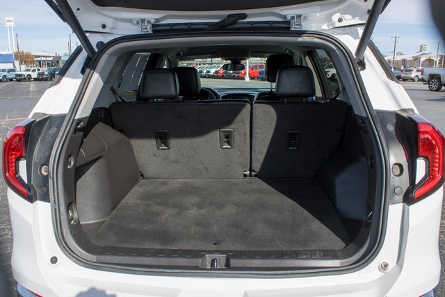 Used 2024 GMC Terrain SLT image 11