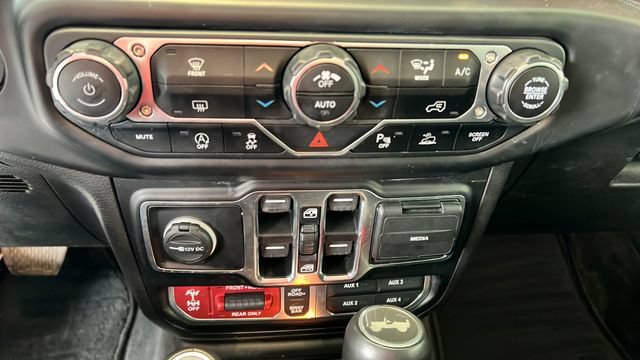 Used 2021 Jeep Wrangler Unlimited Rubicon w/ Dual Top Group AWD/4WD image 14