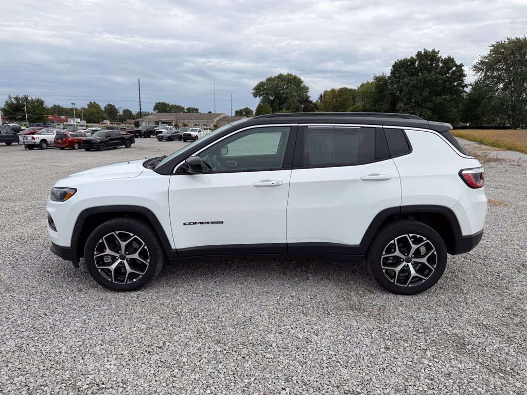 Used 2026 Jeep Compass Limited AWD/4WD image 4