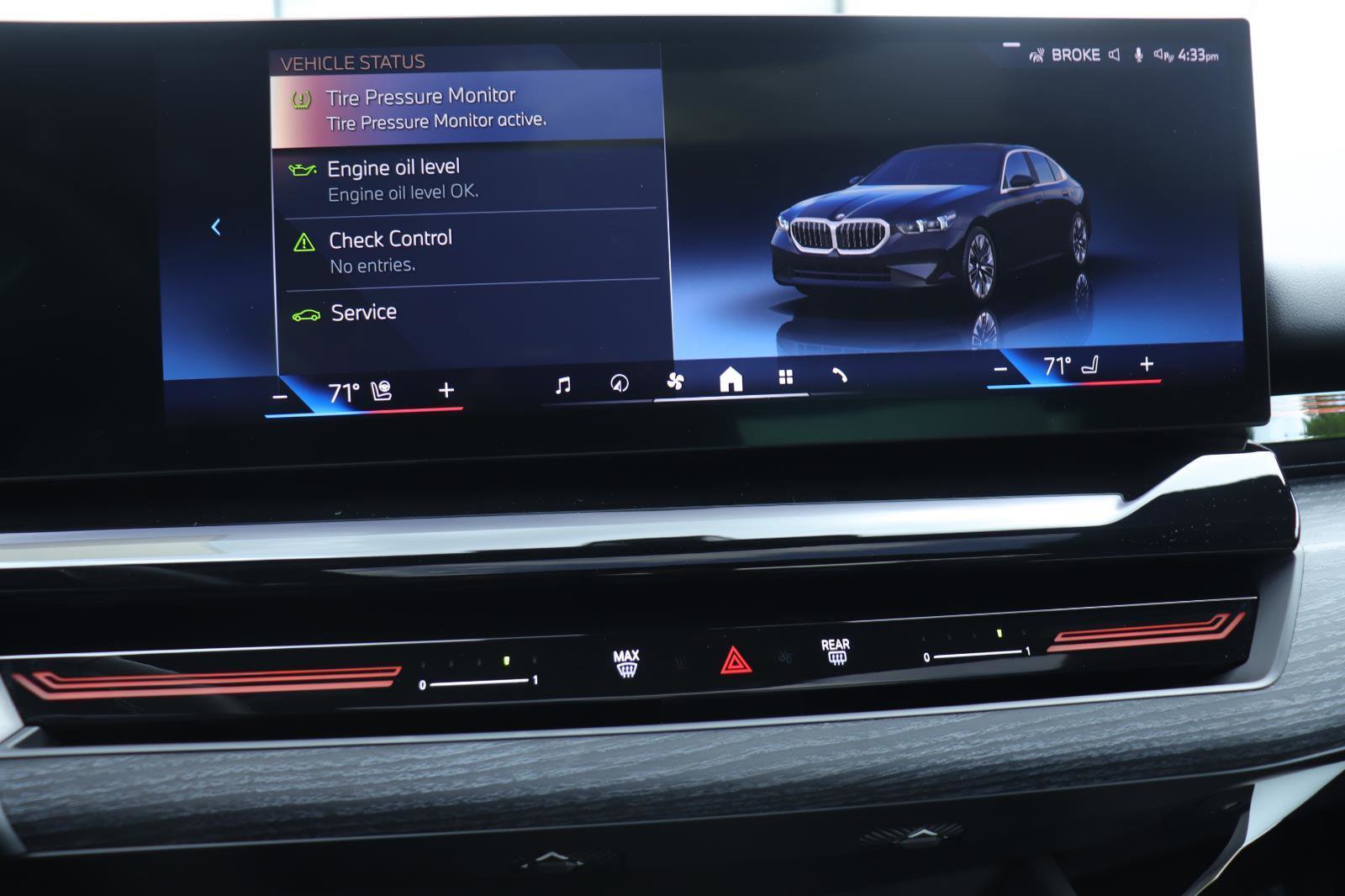 Used 2025 BMW 530i xDrive w/ Premium Package AWD/4WD image 35