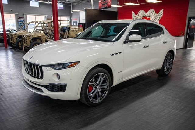Used 2019 Maserati Levante GranLusso image 2