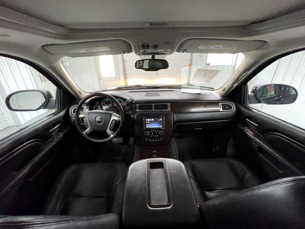 Used 2012 GMC Yukon XL Denali image 17