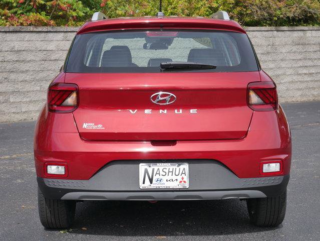 Used 2023 Hyundai Venue Limited image 5
