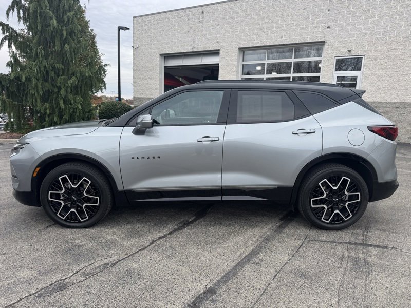 Used 2023 Chevrolet Blazer RS w/ Driver Confidence II Package image 6