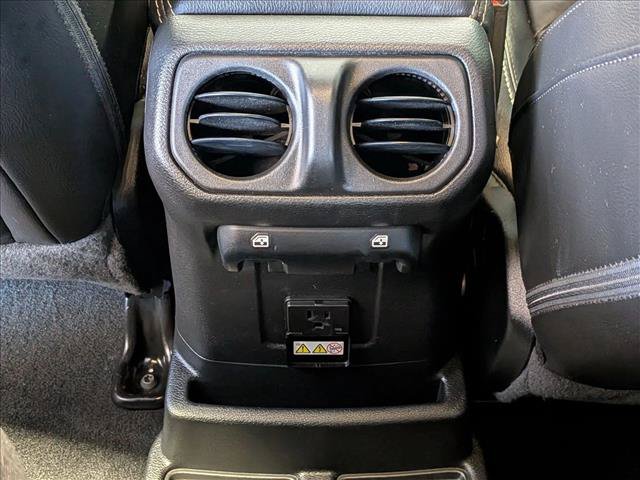 Used 2022 Jeep Wrangler Unlimited Sahara w/ Cold Weather Group AWD/4WD image 17