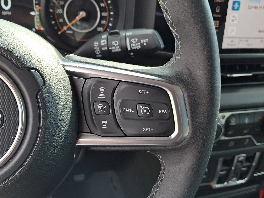 Certified 2026 Jeep Wrangler Unlimited Sahara AWD/4WD image 21