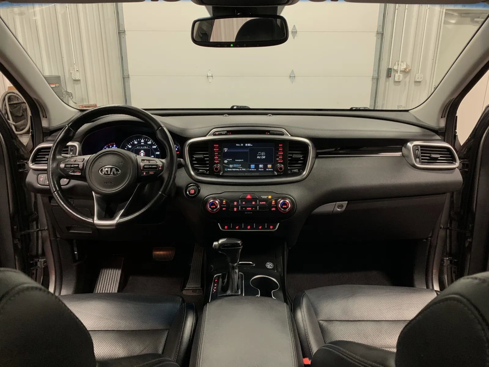 Used 2018 Kia Sorento SX image 29