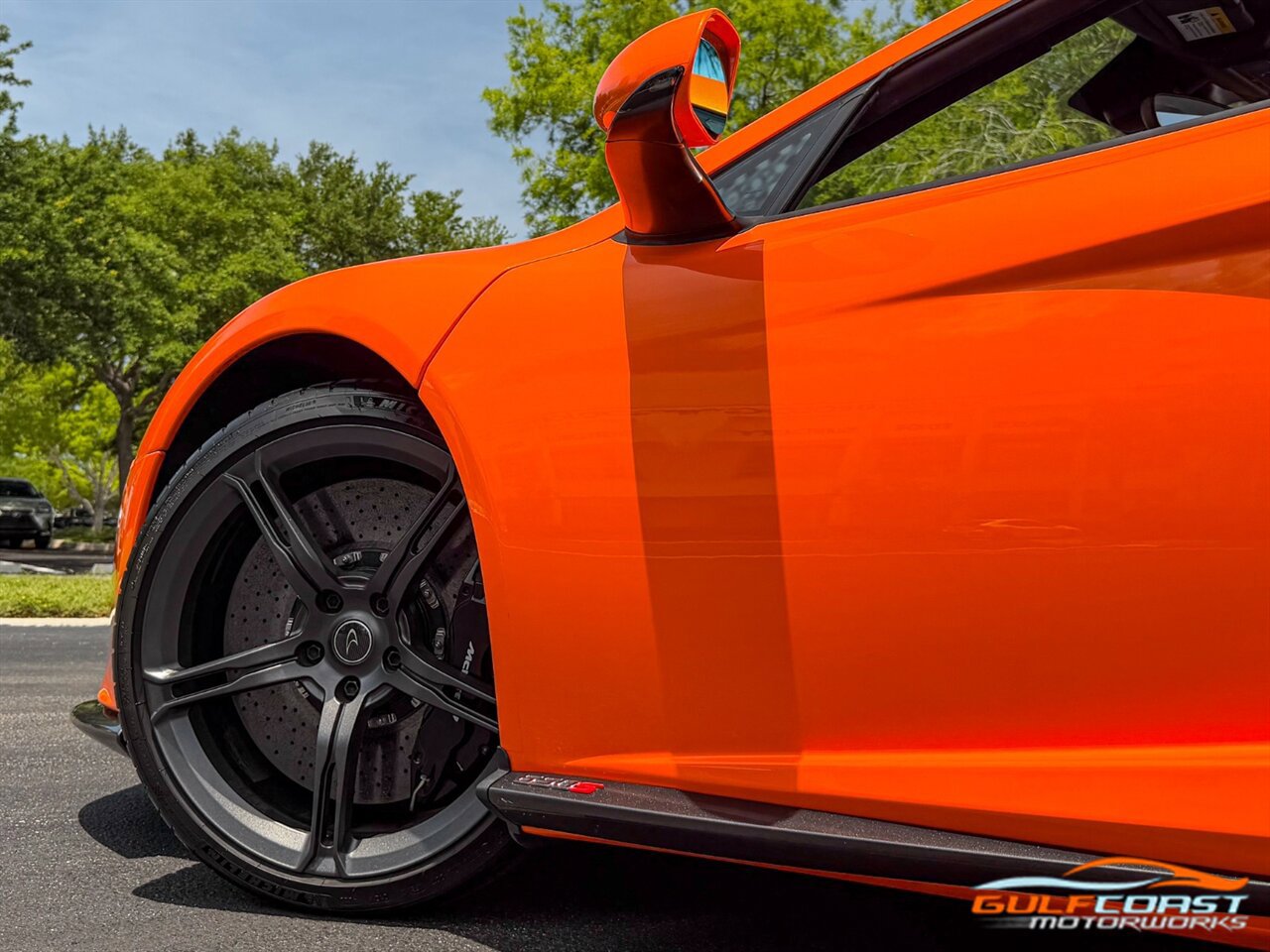 Used 2015 McLaren 650S Spider RWD image 44