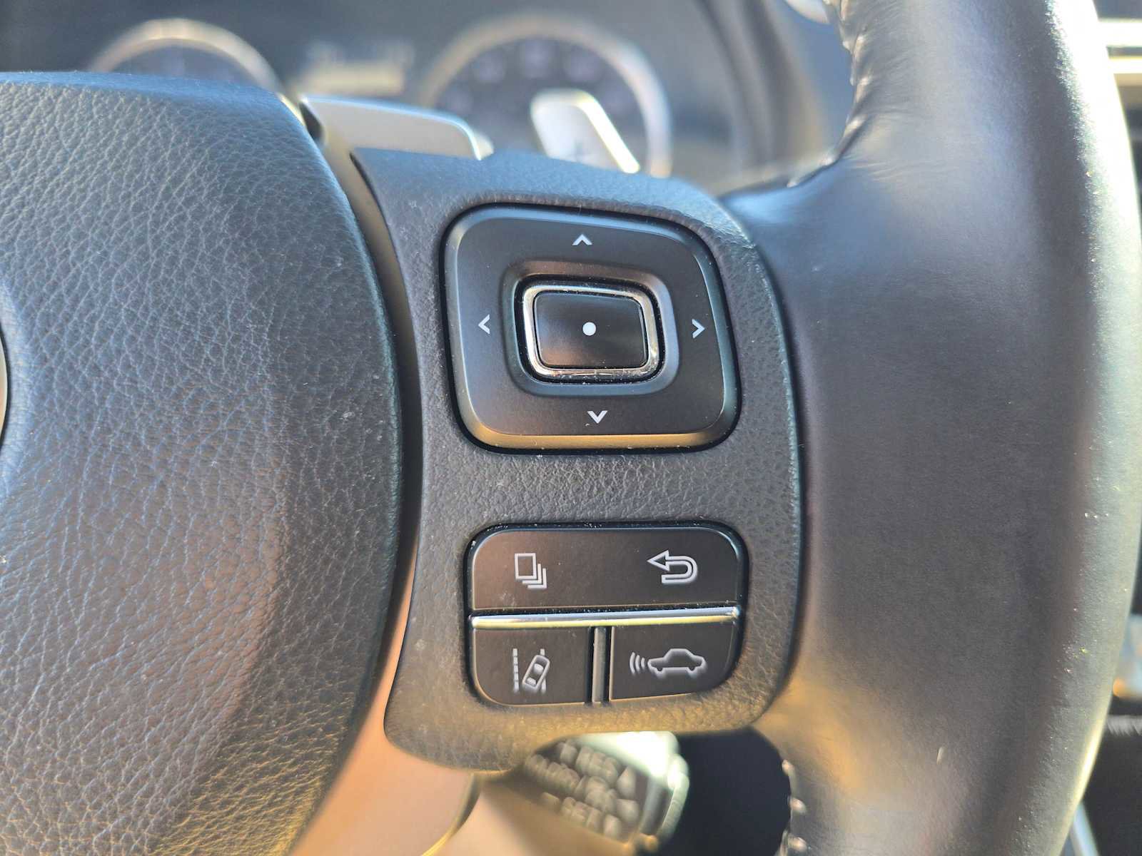 Used 2018 Lexus IS 300 image 29