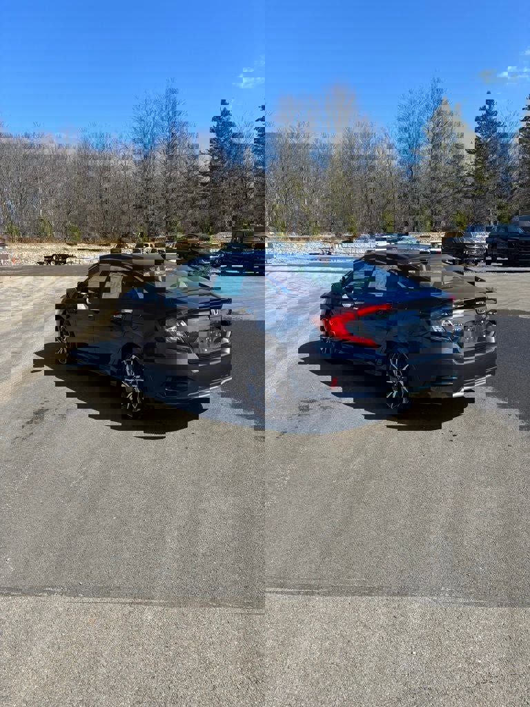 Used 2020 Honda Civic Touring image 5