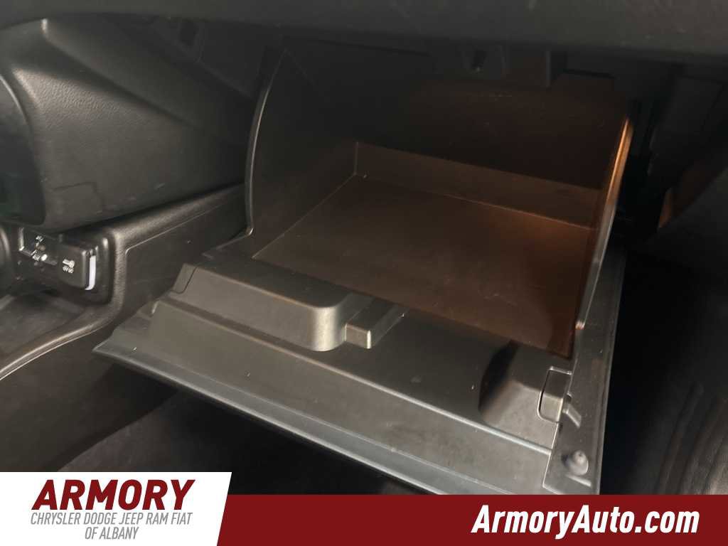 Used 2023 Jeep Renegade Latitude image 35