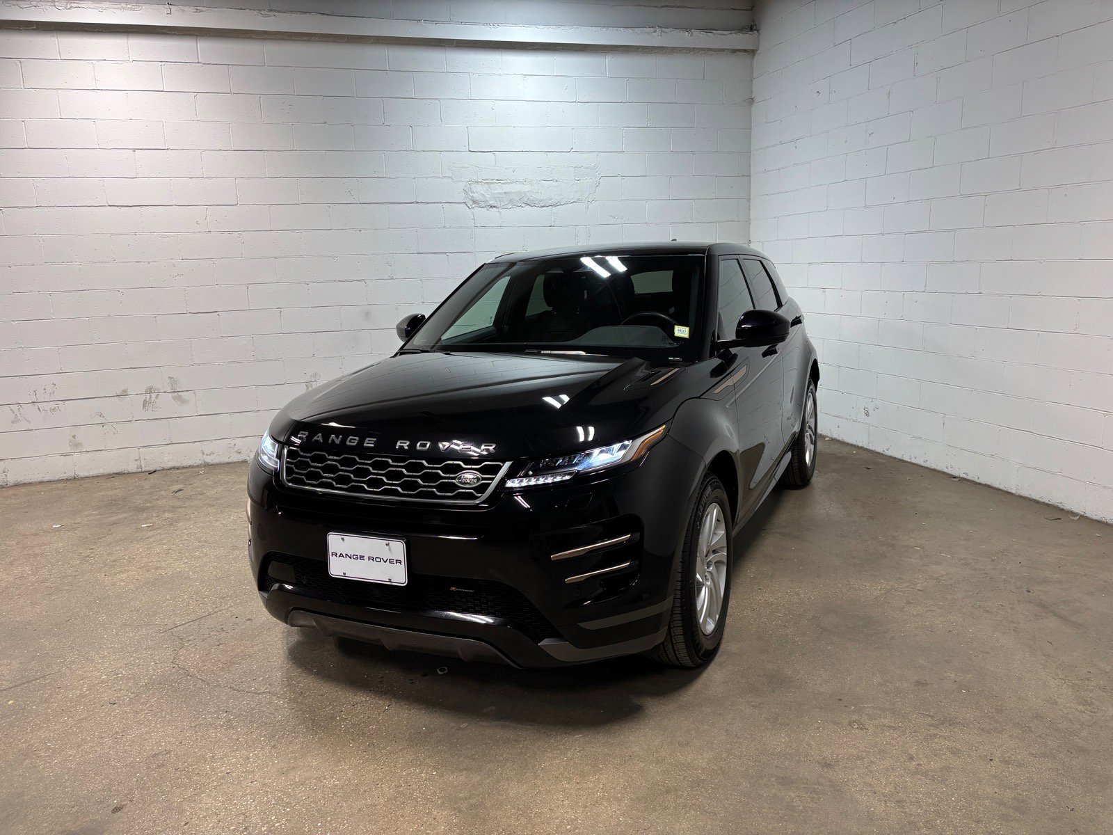 Used 2023 Land Rover Range Rover Evoque R-Dynamic S AWD/4WD image 2