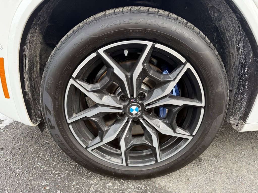 Used 2024 BMW X4 M40i w/ Premium Package image 6
