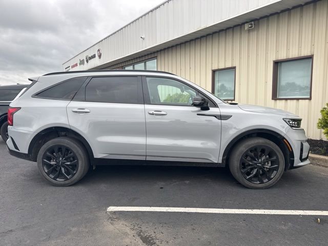 Used 2023 Kia Sorento SX AWD/4WD image 3