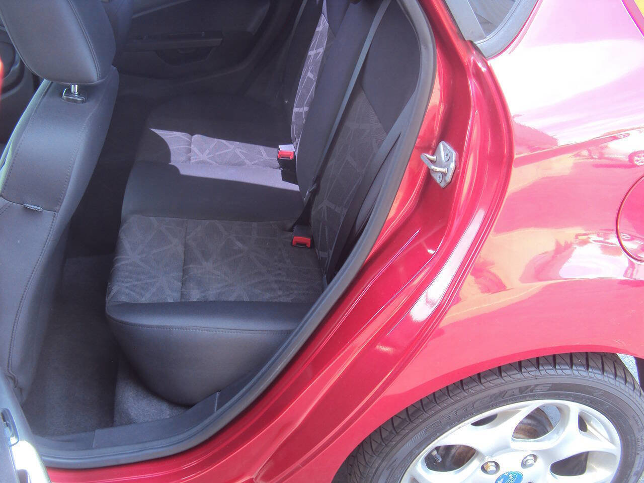 Used 2011 Ford Fiesta SES FWD image 9