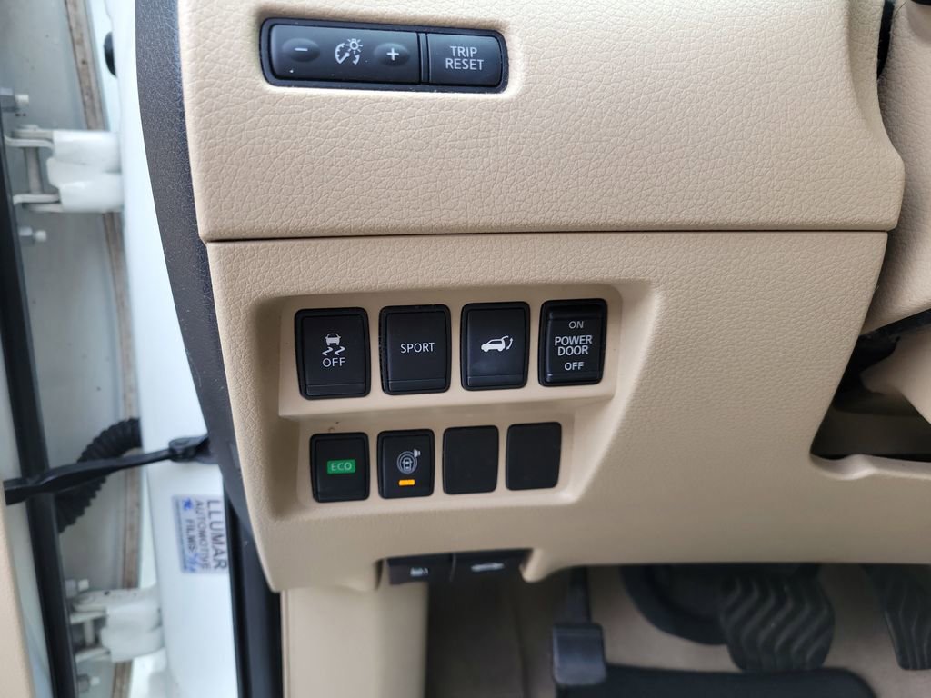 Used 2015 Nissan Rogue SV w/ SV Premium Package image 24