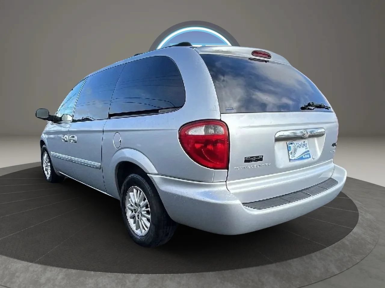 Used 2004 Chrysler Town & Country Touring FWD image 11