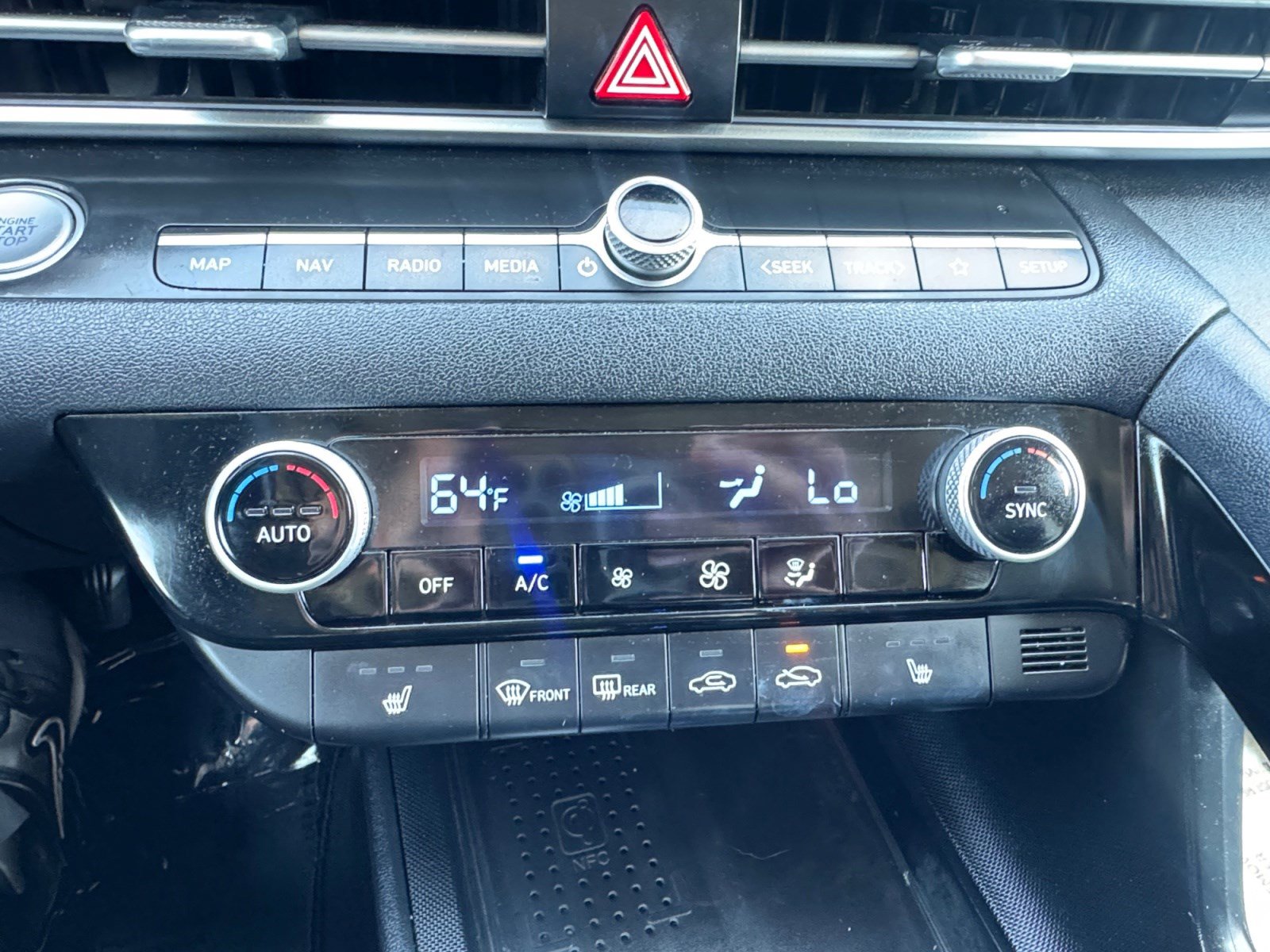 Used 2021 Hyundai Elantra Limited w/ Cargo Package image 18