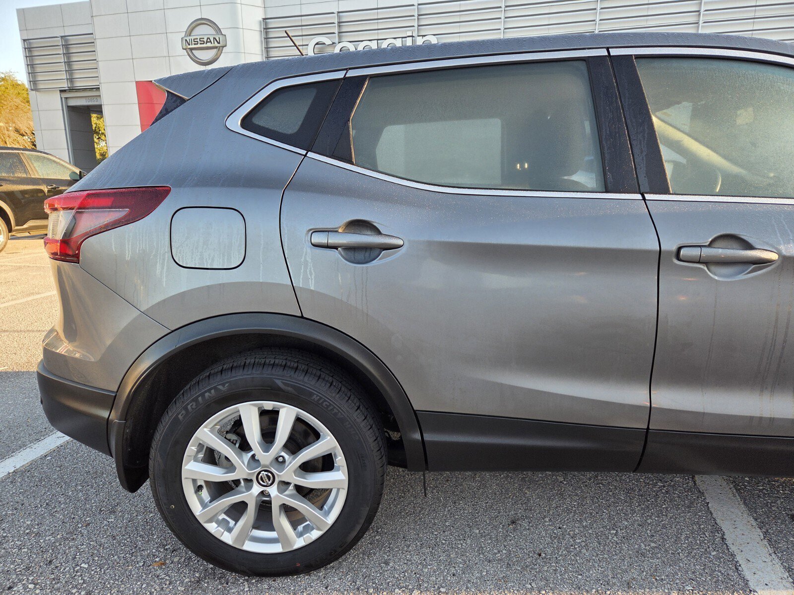 Used 2021 Nissan Rogue Sport S image 6