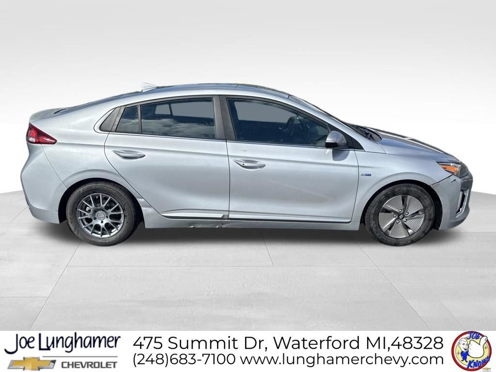 Used 2020 Hyundai Ioniq SE FWD image 2