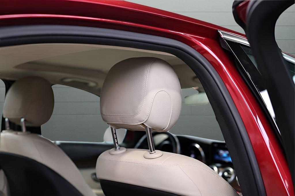 Used 2020 Mercedes-Benz C 300 4MATIC Sedan image 57