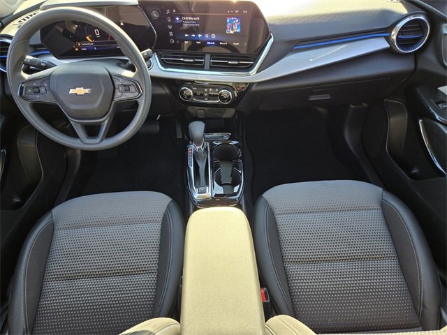 Used 2025 Chevrolet Trax LT image 8