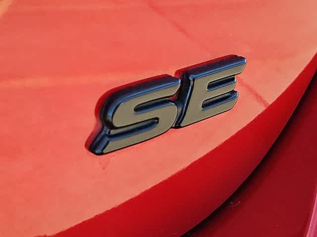 Used 2022 Toyota Camry SE FWD image 11