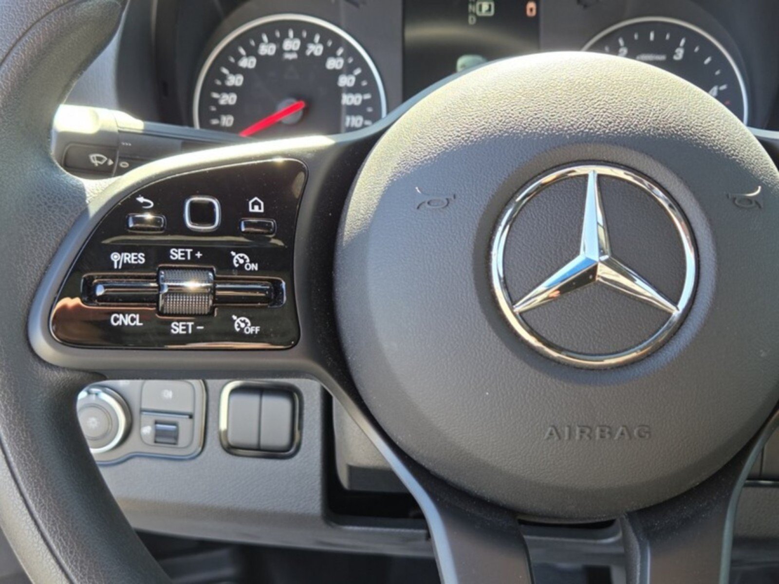 Used 2024 Mercedes-Benz Sprinter 4500 image 26