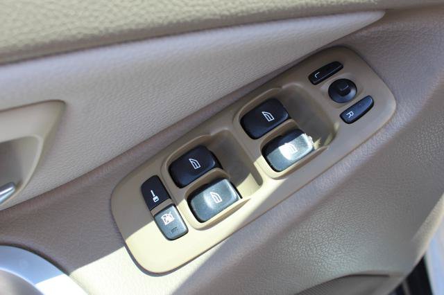 Used 2011 Volvo XC90 3.2 FWD image 13