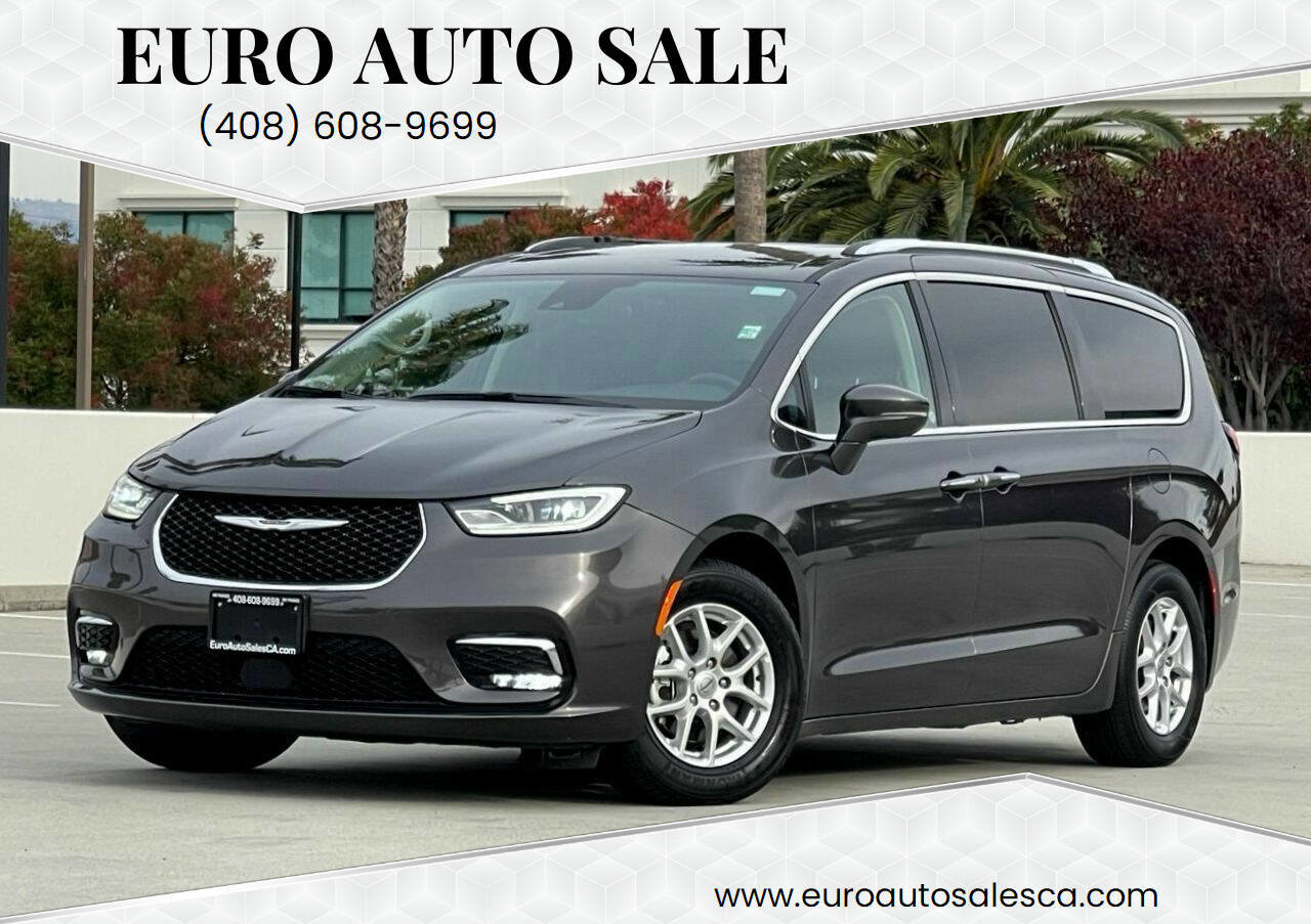 Used 2021 Chrysler Pacifica Touring-L image 1