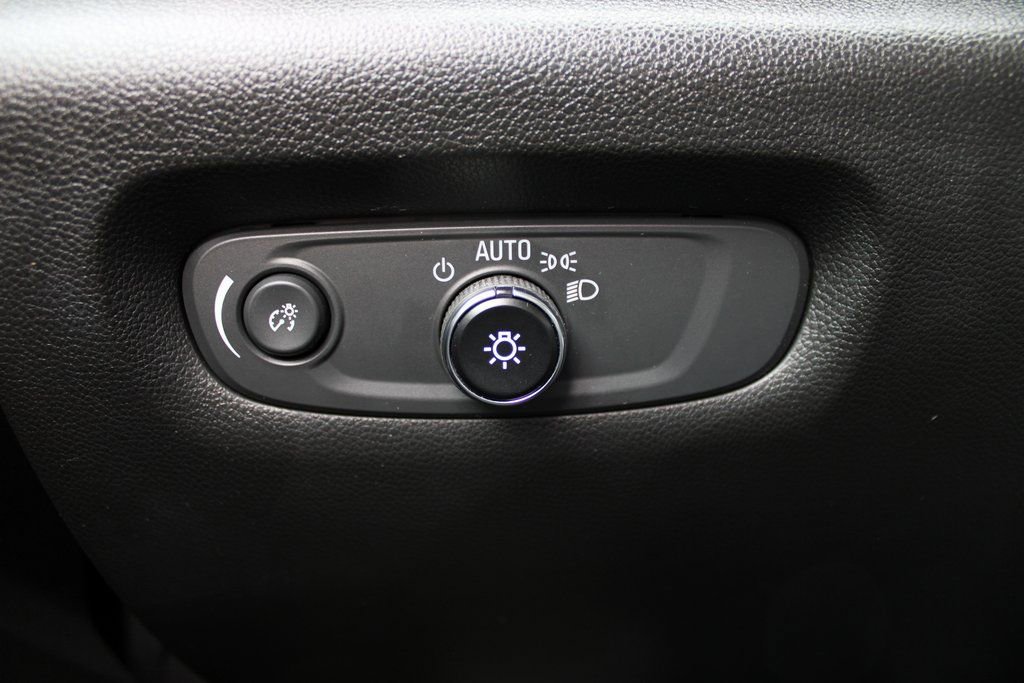 Used 2023 Chevrolet Traverse RS image 42
