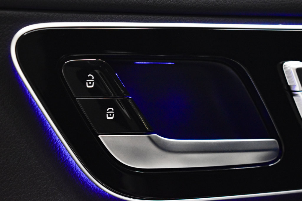 Certified 2026 Mercedes-Benz C 300 4MATIC Sedan image 17