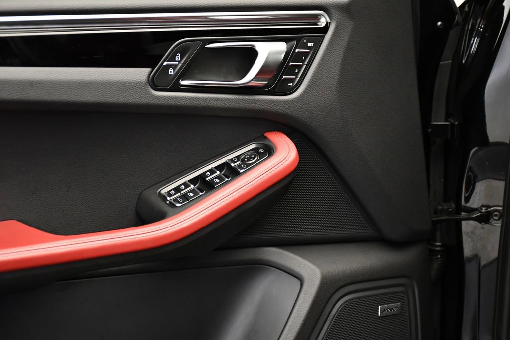 Used 2023 Porsche Macan S image 35