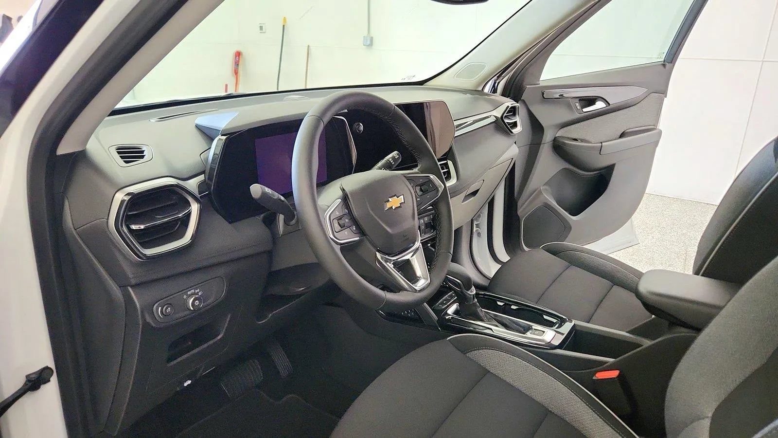 New 2026 Chevrolet TrailBlazer LT w/ Convenience Package AWD/4WD image 14